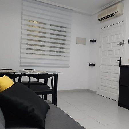 Lovely Apart 3 Minutes To The Beach Torrevieja Buitenkant foto