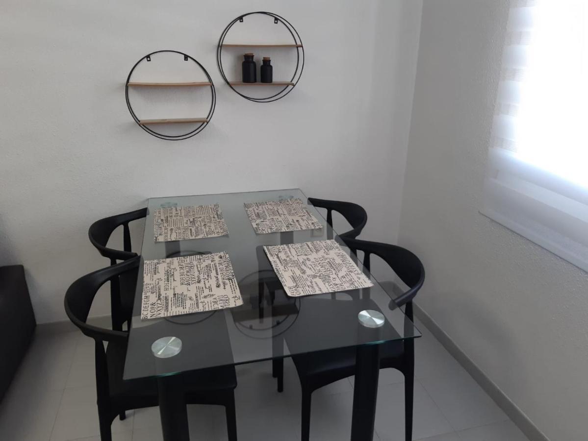 Lovely Apart 3 Minutes To The Beach Torrevieja Buitenkant foto